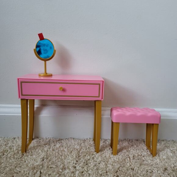 Zuru Other - Zuru Mini Brands Jewelry Display Table Stool & Hand Mirror